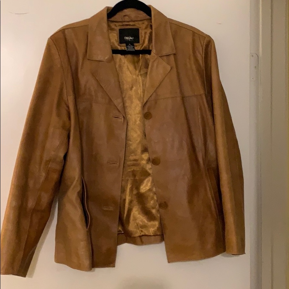 Men’s tan leather jacket